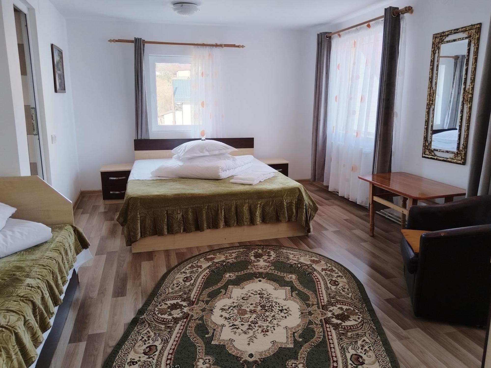 Garofita Pietrei Craiului Hotel เปชเตรา ภายนอก รูปภาพ